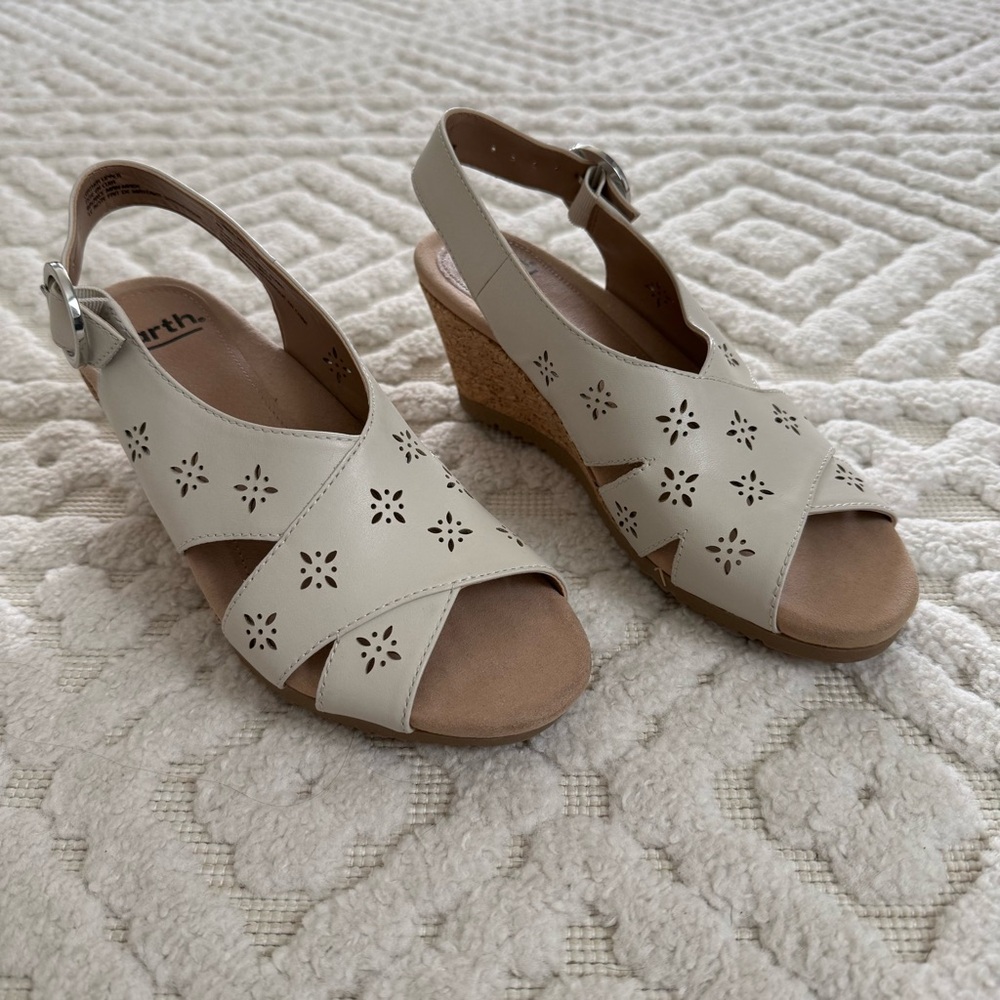 Earth Atalea Bahama Leather Cork Wedge Sandals Laser Cut Slingback Size 6